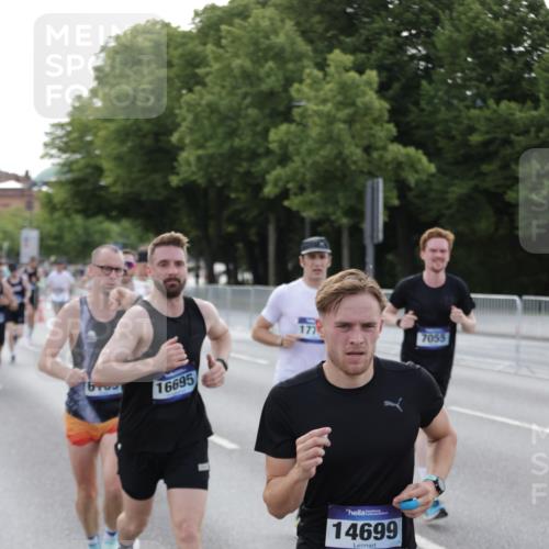 29.06.2025 - hella hamburg halbmarathon Jannik Wohlers http://msf.ph/oto/8192502 29.06.2025 09:45:40 Lombardsbrücke 1080, 1894, 2460, 2525, 3809, 4463, 4812, 5042, 6169, 6495, 7055, 7186, 7880, 8062, 9345, 10453, 11199, 11282, 11833, 12189, 12681, 13167, 13754, 14167, 14293, 14548, 14699, 15054, 15115, 15326, 15507, 15689, 15835, 16148, 16507, 16580, 16695, 16963, 17056, 17322, 17691, 17768, 18854, 19022, 19118 meine-sportfotos.de