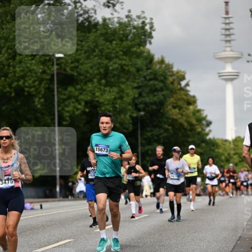 29.06.2025 - hella hamburg halbmarathon Dr. Thomas Lammeyer http://msf.ph/oto/8192515 29.06.2025 10:11:11 Kennedybrücke 1245, 4502, 5287, 5807, 5845, 6314, 6572, 6664, 9560, 10212, 10297, 10703, 11114, 11394 meine-sportfotos.de