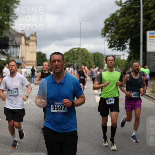 29.06.2025 - hella hamburg halbmarathon Yannick Fuchs http://msf.ph/oto/8192526 29.06.2025 10:44:03 20KM 1216, 1321, 2020, 2234, 2516, 2788, 3296, 3414, 3543, 3562, 3692, 3852, 4247, 4933, 5447, 5978, 6115, 6125, 6282, 7100, 7657, 8454, 8576, 8689, 8813, 8899, 8921, 9031, 9200, 9303, 9491, 9551, 9597, 9723, 10189, 10480, 11339, 11975, 12035, 12203, 12271, 12733, 13159, 13225, 13282, 13463, 13758, 13976, 14562, 14794, 14838, 15519, 15620, 15966, 16000, 16403, 16738, 16843, 16877, 16887, 17001, 17282, 17908, 18229, 18350, 18451, 18960 meine-sportfotos.de