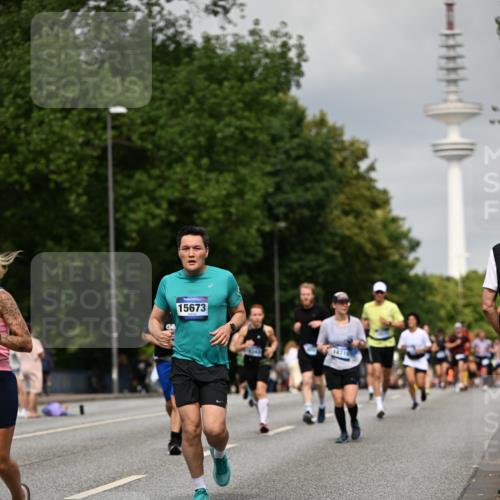 29.06.2025 - hella hamburg halbmarathon Dr. Thomas Lammeyer http://msf.ph/oto/8192531 29.06.2025 10:11:11 Kennedybrücke 1245, 4502, 5287, 5807, 5845, 6314, 6572, 6664, 9560, 10212, 10297, 10703, 11114, 11394 meine-sportfotos.de