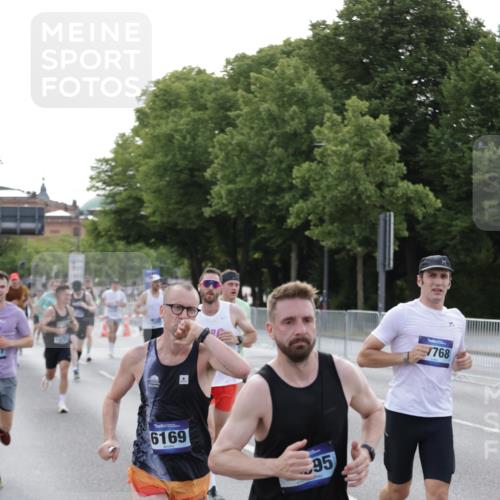 29.06.2025 - hella hamburg halbmarathon Jannik Wohlers http://msf.ph/oto/8192548 29.06.2025 09:45:41 Lombardsbrücke 1080, 1894, 2460, 2525, 3809, 3843, 4463, 4812, 5042, 6169, 6495, 7055, 7186, 7880, 8062, 9345, 10453, 11199, 11282, 11833, 12189, 12681, 13167, 13754, 14167, 14293, 14548, 14699, 15054, 15115, 15326, 15507, 15689, 15835, 16148, 16507, 16580, 16695, 16963, 17056, 17322, 17691, 17768, 18854, 19022, 19118 meine-sportfotos.de