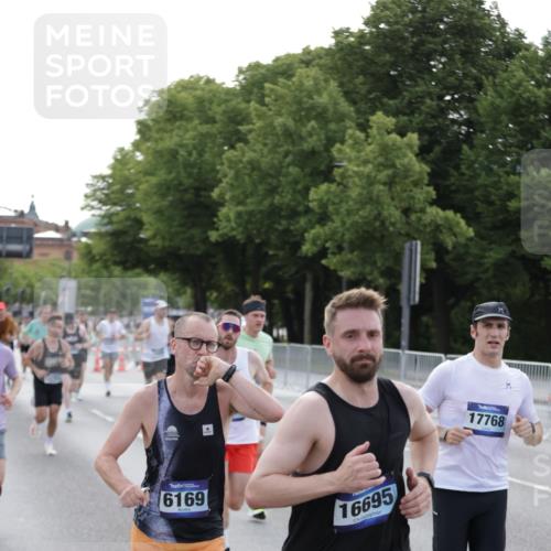 29.06.2025 - hella hamburg halbmarathon Jannik Wohlers http://msf.ph/oto/8192559 29.06.2025 09:45:41 Lombardsbrücke 1080, 1894, 2460, 2525, 3809, 3843, 4463, 4812, 5042, 6169, 6495, 7055, 7186, 7880, 8062, 9345, 10453, 11199, 11282, 11833, 12189, 12681, 13167, 13754, 14167, 14293, 14548, 14699, 15054, 15115, 15326, 15507, 15689, 15835, 16148, 16507, 16580, 16695, 16963, 17056, 17322, 17691, 17768, 18854, 19022, 19118 meine-sportfotos.de