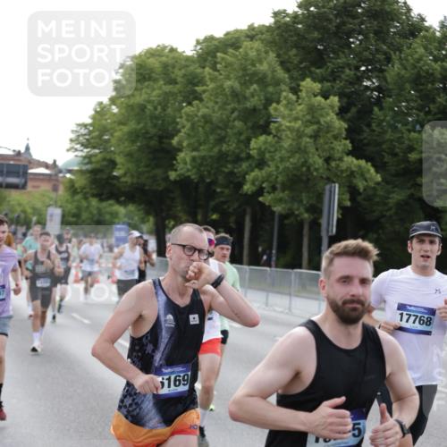 29.06.2025 - hella hamburg halbmarathon Jannik Wohlers http://msf.ph/oto/8192575 29.06.2025 09:45:41 Lombardsbrücke 1080, 1894, 2460, 2525, 3809, 3843, 4463, 4812, 5042, 6169, 6495, 7055, 7186, 7880, 8062, 9345, 10453, 11199, 11282, 11833, 12189, 12681, 13167, 13754, 14167, 14293, 14548, 14699, 15054, 15115, 15326, 15507, 15689, 15835, 16148, 16507, 16580, 16695, 16963, 17056, 17322, 17691, 17768, 18854, 19022, 19118 meine-sportfotos.de