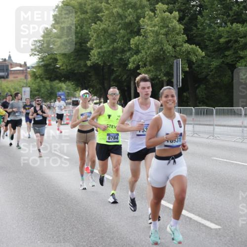 29.06.2025 - hella hamburg halbmarathon Jannik Wohlers http://msf.ph/oto/8192585 29.06.2025 09:45:57 Lombardsbrücke 2525, 3809, 3843, 3955, 5042, 7534, 7845, 7901, 8784, 8864, 8956, 10298, 10865, 10929, 11230, 11282, 11833, 12987, 13252, 13617, 14276, 14293, 15391, 15689, 16065, 16140, 16580, 16931, 17213, 17826, 18235, 18422, 18562, 18563 meine-sportfotos.de