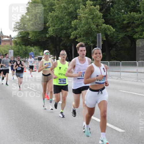 29.06.2025 - hella hamburg halbmarathon Jannik Wohlers http://msf.ph/oto/8192590 29.06.2025 09:45:57 Lombardsbrücke 2525, 3809, 3843, 3955, 5042, 7534, 7845, 7901, 8784, 8864, 8956, 10298, 10865, 10929, 11230, 11282, 11833, 12987, 13252, 13617, 14276, 14293, 15391, 15689, 16065, 16140, 16580, 16931, 17213, 17826, 18235, 18422, 18562, 18563 meine-sportfotos.de