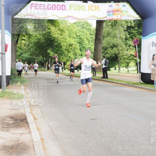 29.06.2025 - hella hamburg halbmarathon MichiJ http://msf.ph/oto/8192595 29.06.2025 10:19:58 Zwischen KM18-KM19 2689, 8190, 8318, 10270, 12049, 12691, 18422 meine-sportfotos.de