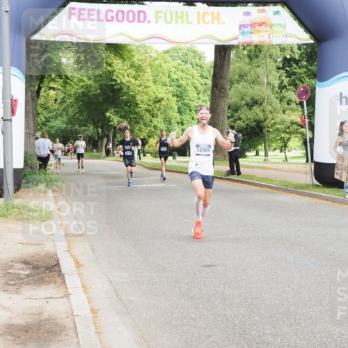 29.06.2025 - hella hamburg halbmarathon MichiJ http://msf.ph/oto/8192600 29.06.2025 10:19:58 Zwischen KM18-KM19 2689, 8190, 8318, 10270, 12049, 12691, 18422 meine-sportfotos.de