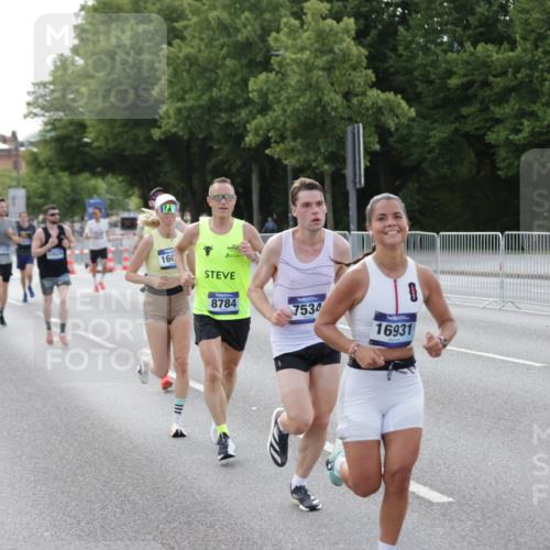 29.06.2025 - hella hamburg halbmarathon Jannik Wohlers http://msf.ph/oto/8192618 29.06.2025 09:45:57 Lombardsbrücke 2525, 3809, 3843, 3955, 5042, 7534, 7845, 7901, 8784, 8864, 8956, 10298, 10865, 10929, 11230, 11282, 11833, 12987, 13252, 13617, 14276, 14293, 15391, 15689, 16065, 16140, 16580, 16931, 17213, 17826, 18235, 18422, 18562, 18563 meine-sportfotos.de