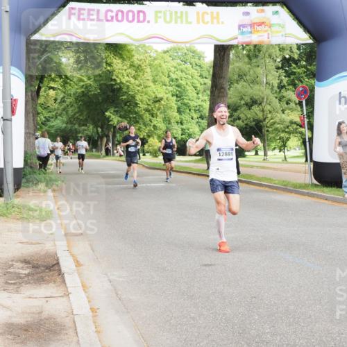 29.06.2025 - hella hamburg halbmarathon MichiJ http://msf.ph/oto/8192631 29.06.2025 10:19:58 Zwischen KM18-KM19 2689, 8190, 8318, 10270, 12049, 12691, 18422 meine-sportfotos.de