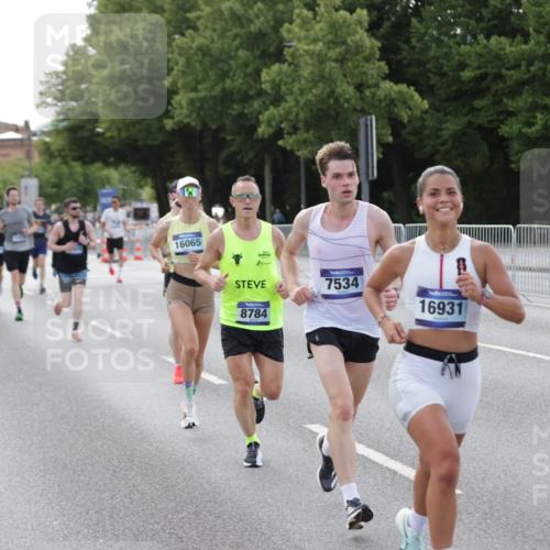 29.06.2025 - hella hamburg halbmarathon Jannik Wohlers http://msf.ph/oto/8192648 29.06.2025 09:45:57 Lombardsbrücke 2525, 3809, 3843, 3955, 5042, 7534, 7845, 7901, 8784, 8864, 8956, 10298, 10865, 10929, 11230, 11282, 11833, 12987, 13252, 13617, 14276, 14293, 15391, 15689, 16065, 16140, 16580, 16931, 17213, 17826, 18235, 18422, 18562, 18563 meine-sportfotos.de