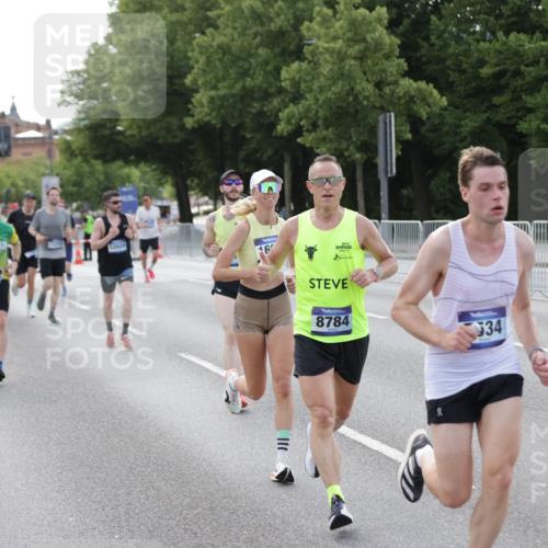 29.06.2025 - hella hamburg halbmarathon Jannik Wohlers http://msf.ph/oto/8192702 29.06.2025 09:45:57 Lombardsbrücke 2525, 3809, 3843, 3955, 5042, 7534, 7845, 7901, 8784, 8864, 8956, 10298, 10865, 10929, 11230, 11282, 11833, 12987, 13252, 13617, 14276, 14293, 15391, 15689, 16065, 16140, 16580, 16931, 17213, 17826, 18235, 18422, 18562, 18563 meine-sportfotos.de