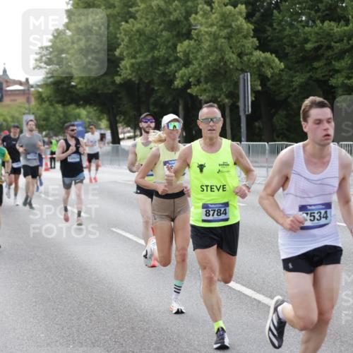 29.06.2025 - hella hamburg halbmarathon Jannik Wohlers http://msf.ph/oto/8192707 29.06.2025 09:45:57 Lombardsbrücke 2525, 3809, 3843, 3955, 5042, 7534, 7845, 7901, 8784, 8864, 8956, 10298, 10865, 10929, 11230, 11282, 11833, 12987, 13252, 13617, 14276, 14293, 15391, 15689, 16065, 16140, 16580, 16931, 17213, 17826, 18235, 18422, 18562, 18563 meine-sportfotos.de