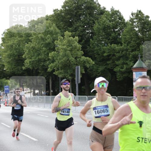 29.06.2025 - hella hamburg halbmarathon Jannik Wohlers http://msf.ph/oto/8192751 29.06.2025 09:45:58 Lombardsbrücke 1344, 2525, 3843, 3955, 5042, 7534, 7845, 7901, 8784, 8864, 8956, 10298, 10865, 10929, 11230, 11282, 11833, 12987, 13252, 13617, 14276, 14293, 15391, 15689, 16065, 16140, 16243, 16580, 16931, 17213, 17826, 18235, 18422, 18562, 18563 meine-sportfotos.de