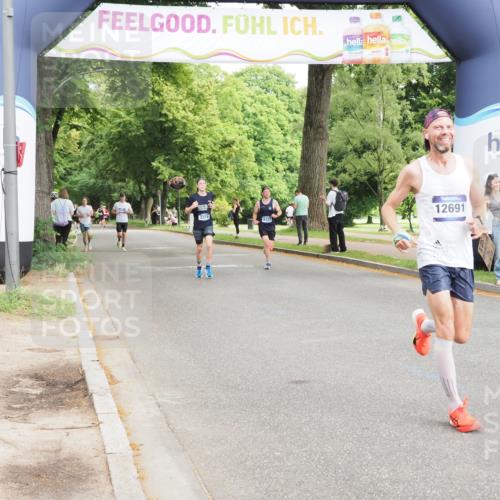 29.06.2025 - hella hamburg halbmarathon MichiJ http://msf.ph/oto/8192762 29.06.2025 10:19:59 Zwischen KM18-KM19 2689, 8318, 12049, 12691 meine-sportfotos.de