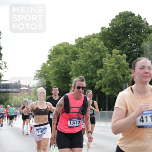 29.06.2025 - hella hamburg halbmarathon Jannik Wohlers http://msf.ph/oto/8192782 29.06.2025 10:24:22 Lombardsbrücke 1352, 1395, 2108, 2249, 2280, 2944, 3053, 3099, 3113, 3132, 4008, 4010, 4111, 4221, 4444, 5126, 5138, 5829, 5830, 6261, 6570, 10907, 11651, 11816, 11817, 12070, 12303, 14898, 15124, 15796, 15975, 17535, 18105 meine-sportfotos.de