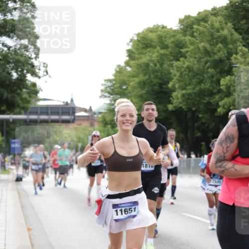 29.06.2025 - hella hamburg halbmarathon Jannik Wohlers http://msf.ph/oto/8192809 29.06.2025 10:24:23 Lombardsbrücke 1352, 2108, 2249, 2280, 2944, 3099, 3113, 3132, 4008, 4010, 4221, 4444, 5126, 5829, 5830, 6261, 6570, 10907, 11651, 11816, 11817, 12070, 12303, 14898, 15124, 15975, 17535, 18105, 18194, 18198 meine-sportfotos.de