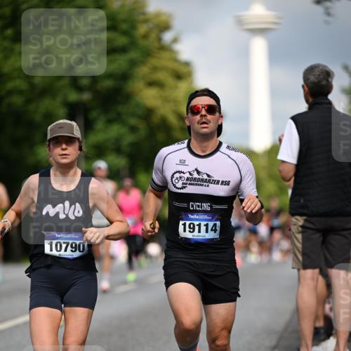 29.06.2025 - hella hamburg halbmarathon Dr. Thomas Lammeyer http://msf.ph/oto/8192835 29.06.2025 09:47:42 Kennedybrücke 1065, 2879, 3075, 3845, 3968, 4678, 5344, 7231, 7349, 7793, 8975, 9047, 10106, 10173, 10790 meine-sportfotos.de