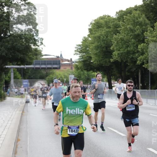 29.06.2025 - hella hamburg halbmarathon Jannik Wohlers http://msf.ph/oto/8192852 29.06.2025 09:45:59 Lombardsbrücke 1344, 2525, 3843, 3955, 4477, 5042, 7534, 7845, 7901, 8784, 8864, 8956, 10298, 10865, 10929, 11230, 11282, 11833, 12987, 13252, 13617, 13961, 14276, 14293, 15391, 15689, 16065, 16140, 16243, 16580, 16931, 17213, 17826, 18235, 18422, 18562, 18563 meine-sportfotos.de