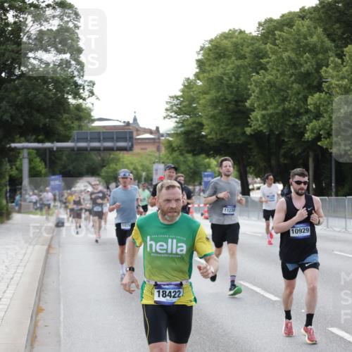 29.06.2025 - hella hamburg halbmarathon Jannik Wohlers http://msf.ph/oto/8192866 29.06.2025 09:45:59 Lombardsbrücke 1344, 2525, 3843, 3955, 4477, 5042, 7534, 7845, 7901, 8784, 8864, 8956, 10298, 10865, 10929, 11230, 11282, 11833, 12987, 13252, 13617, 13961, 14276, 14293, 15391, 15689, 16065, 16140, 16243, 16580, 16931, 17213, 17826, 18235, 18422, 18562, 18563 meine-sportfotos.de