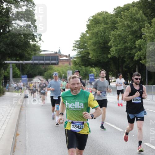 29.06.2025 - hella hamburg halbmarathon Jannik Wohlers http://msf.ph/oto/8192880 29.06.2025 09:46:00 Lombardsbrücke 1344, 1889, 3843, 3955, 4477, 5042, 7534, 7845, 7901, 8784, 8864, 8956, 10298, 10865, 10929, 11230, 11282, 11833, 12987, 13252, 13617, 13961, 14276, 15391, 15689, 16065, 16140, 16243, 16580, 16931, 17213, 17826, 18235, 18422, 18562, 18563 meine-sportfotos.de