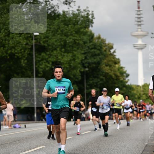 29.06.2025 - hella hamburg halbmarathon Dr. Thomas Lammeyer http://msf.ph/oto/8192929 29.06.2025 10:11:11 Kennedybrücke 1245, 4502, 5287, 5807, 5845, 6314, 6572, 6664, 9560, 10212, 10297, 10703, 11114, 11394 meine-sportfotos.de