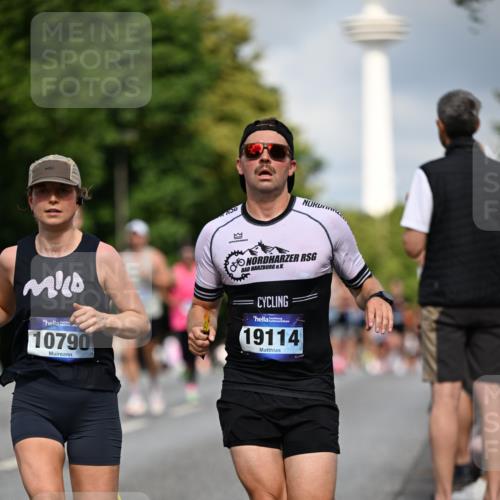 29.06.2025 - hella hamburg halbmarathon Dr. Thomas Lammeyer http://msf.ph/oto/8192974 29.06.2025 09:47:43 Kennedybrücke 1065, 2879, 3075, 3845, 3968, 4678, 5344, 7231, 7349, 7793, 8975, 9047, 10106, 10173, 10790 meine-sportfotos.de