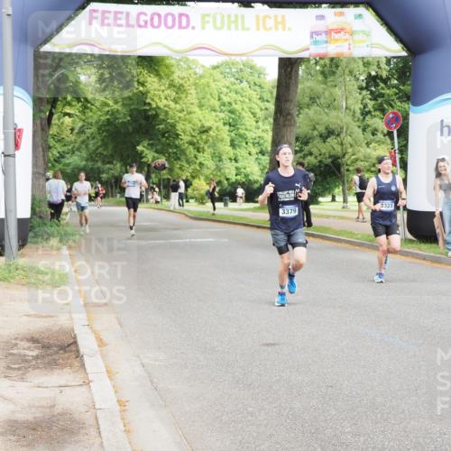 29.06.2025 - hella hamburg halbmarathon MichiJ http://msf.ph/oto/8192991 29.06.2025 10:20:01 Zwischen KM18-KM19 2689, 3379, 8323, 12049, 12691 meine-sportfotos.de