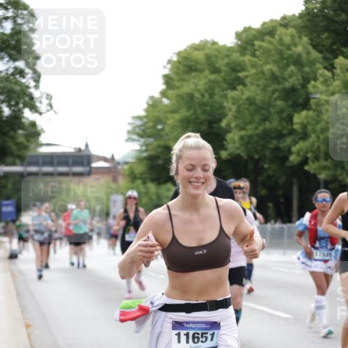 29.06.2025 - hella hamburg halbmarathon Jannik Wohlers http://msf.ph/oto/8192994 29.06.2025 10:24:23 Lombardsbrücke 1352, 2108, 2249, 2280, 2944, 3099, 3113, 3132, 4008, 4010, 4221, 4444, 5126, 5829, 5830, 6261, 6570, 10907, 11651, 11816, 11817, 12070, 12303, 14898, 15124, 15975, 17535, 18105, 18194, 18198 meine-sportfotos.de