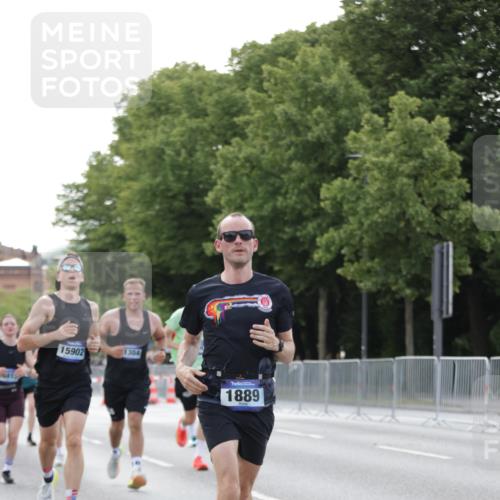 29.06.2025 - hella hamburg halbmarathon Jannik Wohlers http://msf.ph/oto/8193003 29.06.2025 09:46:06 Lombardsbrücke 1344, 1889, 3955, 4477, 4944, 7534, 7901, 8784, 8864, 10298, 10865, 10929, 11230, 11304, 11661, 12987, 13252, 13617, 13961, 14276, 14450, 15902, 16065, 16140, 16243, 16811, 16931, 16957, 17213, 17826, 18277, 18422 meine-sportfotos.de