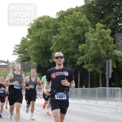 29.06.2025 - hella hamburg halbmarathon Jannik Wohlers http://msf.ph/oto/8193018 29.06.2025 09:46:06 Lombardsbrücke 1344, 1889, 3955, 4477, 4944, 7534, 7901, 8784, 8864, 10298, 10865, 10929, 11230, 11304, 11661, 12987, 13252, 13617, 13961, 14276, 14450, 15902, 16065, 16140, 16243, 16811, 16931, 16957, 17213, 17826, 18277, 18422 meine-sportfotos.de