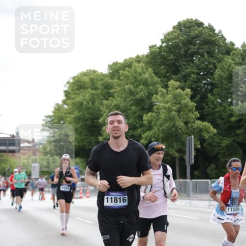 29.06.2025 - hella hamburg halbmarathon Jannik Wohlers http://msf.ph/oto/8193027 29.06.2025 10:24:25 Lombardsbrücke 1352, 2108, 2249, 2944, 3099, 3113, 4008, 4010, 4221, 4444, 5126, 6261, 10907, 11651, 11816, 11817, 14898, 15124, 15942, 15975, 17535, 18105, 18194, 18198 meine-sportfotos.de