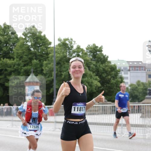 29.06.2025 - hella hamburg halbmarathon Jannik Wohlers http://msf.ph/oto/8193055 29.06.2025 10:24:25 Lombardsbrücke 1352, 2108, 2249, 2944, 3099, 3113, 4008, 4010, 4221, 4444, 5126, 6261, 10907, 11651, 11816, 11817, 14898, 15124, 15942, 15975, 17535, 18105, 18194, 18198 meine-sportfotos.de