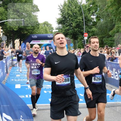 29.06.2025 - hella hamburg halbmarathon Zöllner http://msf.ph/oto/8193095 29.06.2025 10:45:12 Ziel 2270, 3917, 4997, 6375, 6575, 6819, 7087, 9302, 9710, 10313, 10741, 13919, 15365, 15651, 16685, 16689, 17120, 17960, 18346, 18718 meine-sportfotos.de