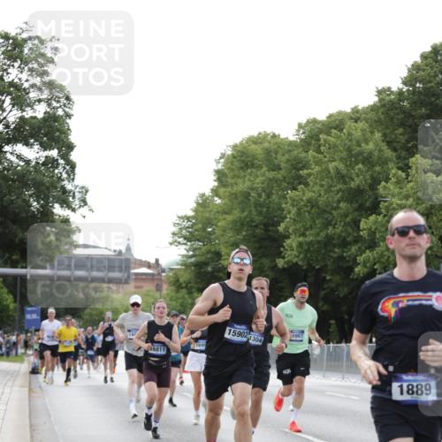 29.06.2025 - hella hamburg halbmarathon Jannik Wohlers http://msf.ph/oto/8193102 29.06.2025 09:46:07 Lombardsbrücke 1344, 1889, 3955, 4477, 4944, 5048, 7534, 7901, 8784, 8864, 10298, 10865, 10929, 11230, 11304, 11661, 12987, 13252, 13617, 13961, 14276, 14450, 15902, 16065, 16140, 16243, 16811, 16931, 16957, 17826, 18277, 18422 meine-sportfotos.de