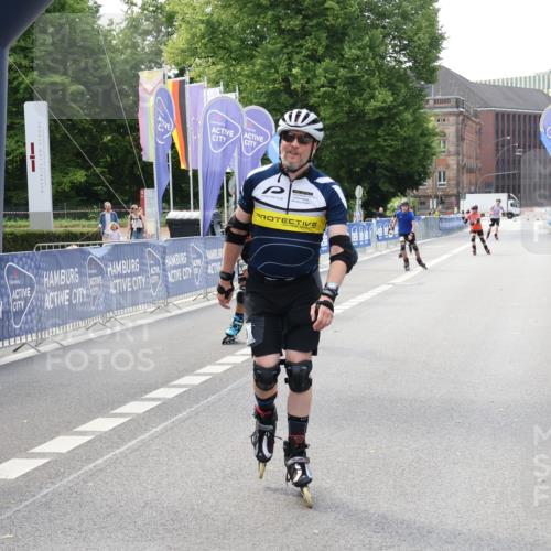 29.06.2025 - hella hamburg halbmarathon Strokosch-Dieckow http://msf.ph/oto/8193106 29.06.2025 09:34:55 Ziel 20095, 20099, 20102, 20254, 20255, 20289, 20324 meine-sportfotos.de