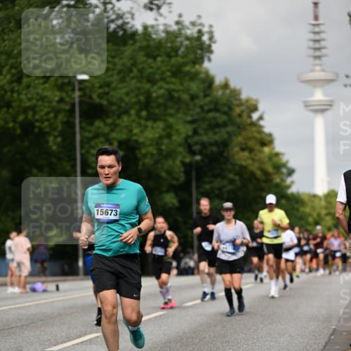 29.06.2025 - hella hamburg halbmarathon Dr. Thomas Lammeyer http://msf.ph/oto/8193113 29.06.2025 10:11:12 Kennedybrücke 1245, 4502, 5287, 5807, 5845, 6314, 6664, 9560, 10212, 10297, 10703, 11114, 11394 meine-sportfotos.de
