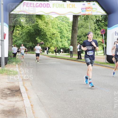 29.06.2025 - hella hamburg halbmarathon MichiJ http://msf.ph/oto/8193137 29.06.2025 10:20:01 Zwischen KM18-KM19 2689, 3379, 8323, 12049, 12691 meine-sportfotos.de