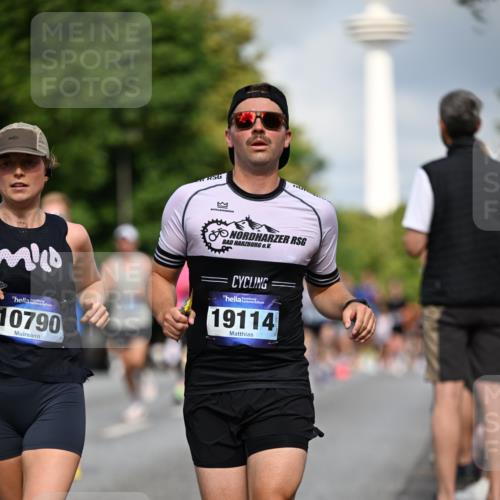 29.06.2025 - hella hamburg halbmarathon Dr. Thomas Lammeyer http://msf.ph/oto/8193157 29.06.2025 09:47:43 Kennedybrücke 1065, 2879, 3075, 3845, 3968, 4678, 5344, 7231, 7349, 7793, 8975, 9047, 10106, 10173, 10790 meine-sportfotos.de