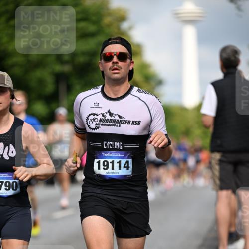 29.06.2025 - hella hamburg halbmarathon Dr. Thomas Lammeyer http://msf.ph/oto/8193172 29.06.2025 09:47:43 Kennedybrücke 1065, 2879, 3075, 3845, 3968, 4678, 5344, 7231, 7349, 7793, 8975, 9047, 10106, 10173, 10790 meine-sportfotos.de