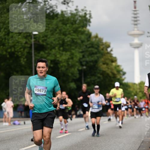 29.06.2025 - hella hamburg halbmarathon Dr. Thomas Lammeyer http://msf.ph/oto/8193189 29.06.2025 10:11:12 Kennedybrücke 1245, 4502, 5287, 5807, 5845, 6314, 6664, 9560, 10212, 10297, 10703, 11114, 11394 meine-sportfotos.de