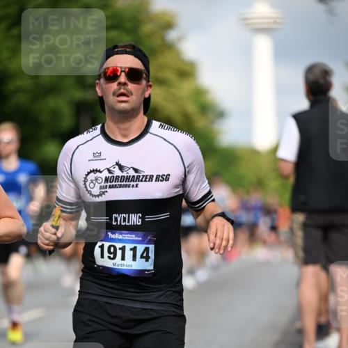 29.06.2025 - hella hamburg halbmarathon Dr. Thomas Lammeyer http://msf.ph/oto/8193199 29.06.2025 09:47:43 Kennedybrücke 1065, 2879, 3075, 3845, 3968, 4678, 5344, 7231, 7349, 7793, 8975, 9047, 10106, 10173, 10790 meine-sportfotos.de