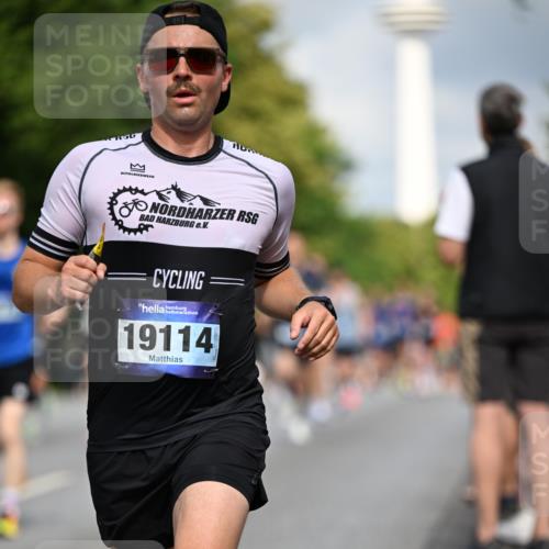 29.06.2025 - hella hamburg halbmarathon Dr. Thomas Lammeyer http://msf.ph/oto/8193215 29.06.2025 09:47:43 Kennedybrücke 1065, 2879, 3075, 3845, 3968, 4678, 5344, 7231, 7349, 7793, 8975, 9047, 10106, 10173, 10790 meine-sportfotos.de