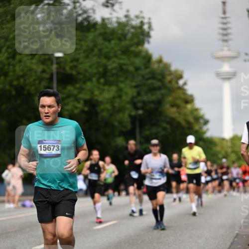 29.06.2025 - hella hamburg halbmarathon Dr. Thomas Lammeyer http://msf.ph/oto/8193246 29.06.2025 10:11:13 Kennedybrücke 1245, 4502, 5287, 5807, 5845, 6314, 6664, 9560, 10212, 10703, 11114, 11394 meine-sportfotos.de