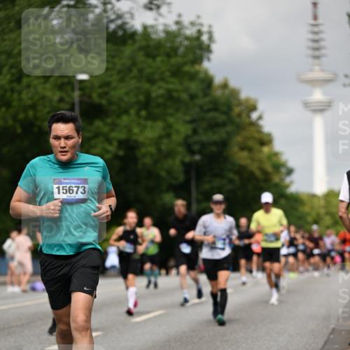 29.06.2025 - hella hamburg halbmarathon Dr. Thomas Lammeyer http://msf.ph/oto/8193262 29.06.2025 10:11:13 Kennedybrücke 1245, 4502, 5287, 5807, 5845, 6314, 6664, 9560, 10212, 10703, 11114, 11394 meine-sportfotos.de