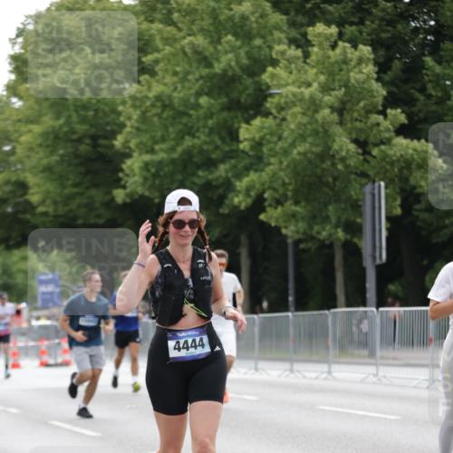 29.06.2025 - hella hamburg halbmarathon Jannik Wohlers http://msf.ph/oto/8193282 29.06.2025 10:24:27 Lombardsbrücke 1740, 2108, 2249, 3099, 3113, 4008, 4010, 4444, 5126, 6261, 10907, 11816, 11817, 14898, 15124, 15942, 15975, 17535, 17954, 18194, 18198 meine-sportfotos.de