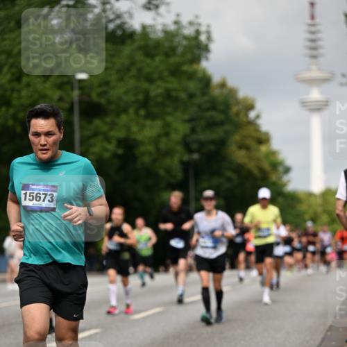 29.06.2025 - hella hamburg halbmarathon Dr. Thomas Lammeyer http://msf.ph/oto/8193290 29.06.2025 10:11:13 Kennedybrücke 1245, 4502, 5287, 5807, 5845, 6314, 6664, 9560, 10212, 10703, 11114, 11394 meine-sportfotos.de