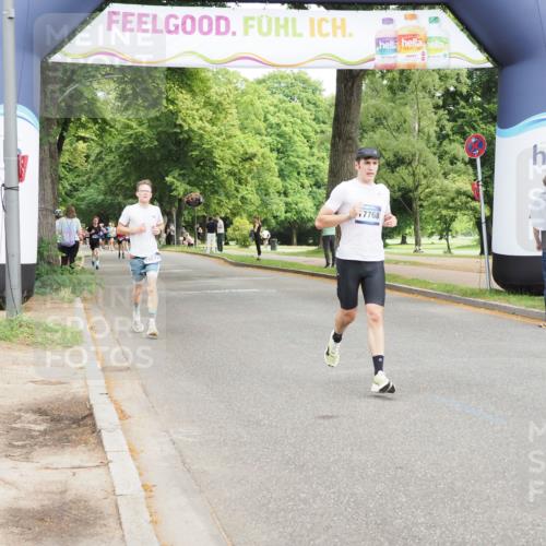 29.06.2025 - hella hamburg halbmarathon MichiJ http://msf.ph/oto/8193292 29.06.2025 10:20:05 Zwischen KM18-KM19 3379, 8323, 12691, 17768, 18871 meine-sportfotos.de
