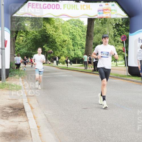 29.06.2025 - hella hamburg halbmarathon MichiJ http://msf.ph/oto/8193357 29.06.2025 10:20:05 Zwischen KM18-KM19 3379, 8323, 12691, 17768, 18871 meine-sportfotos.de