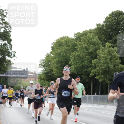 29.06.2025 - hella hamburg halbmarathon Jannik Wohlers http://msf.ph/oto/8193369 29.06.2025 09:46:07 Lombardsbrücke 1344, 1889, 3955, 4477, 4944, 5048, 7534, 7901, 8784, 8864, 10298, 10865, 10929, 11230, 11304, 11661, 12987, 13252, 13617, 13961, 14276, 14450, 15902, 16065, 16140, 16243, 16811, 16931, 16957, 17826, 18277, 18422 meine-sportfotos.de