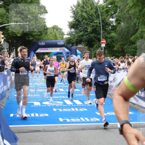 29.06.2025 - hella hamburg halbmarathon Zöllner http://msf.ph/oto/8193402 29.06.2025 10:45:15 Ziel 2270, 6054, 6375, 6575, 6819, 7087, 9302, 10313, 12783, 15636, 15651, 15741, 15760, 16513, 16685, 16689, 17120, 17960, 18346, 18718 meine-sportfotos.de